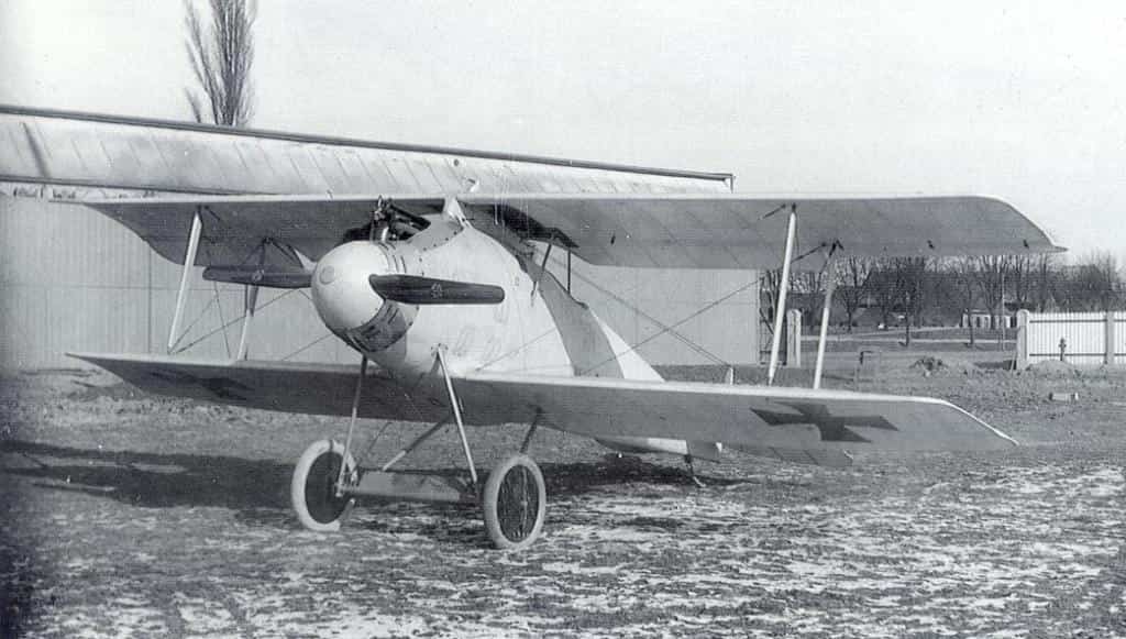 Серийный истребитель Роланд D II (Pfal) W.Nr. 2872/16 во дворе завода «Пфальц» – март 1916 г.